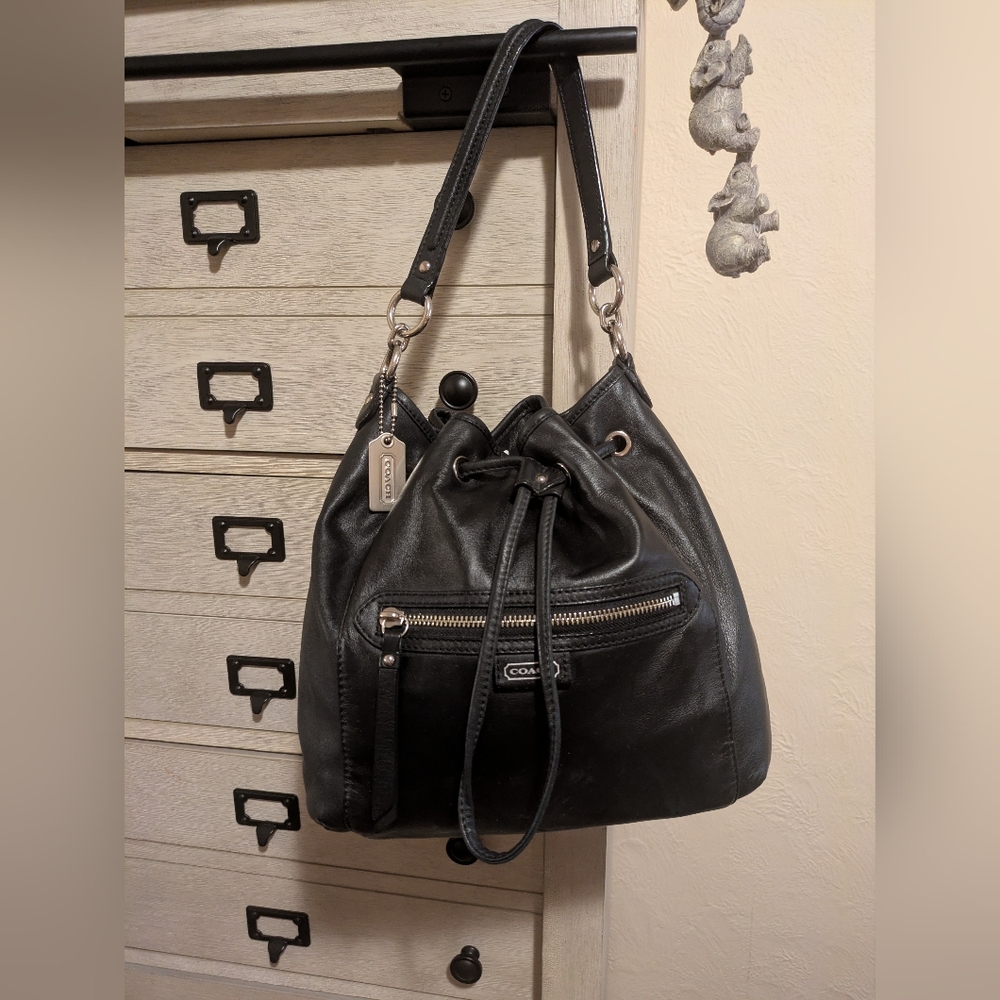 Coach 25661 Daisy Gorgeous Black Drawstring Soft Leather Shoulder Bag - Picture 3 of 15